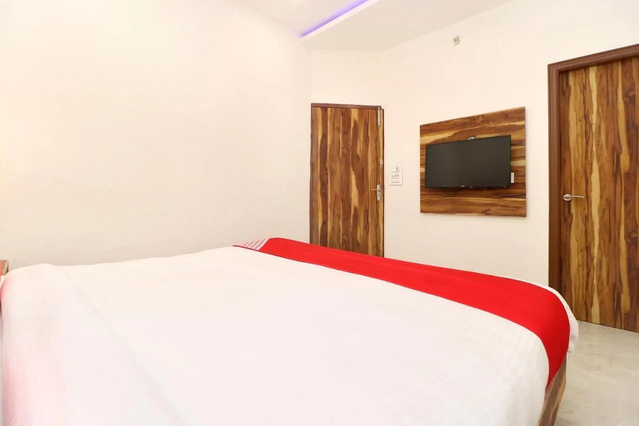 Hotel D Plaza Zirakpur 3*,  India