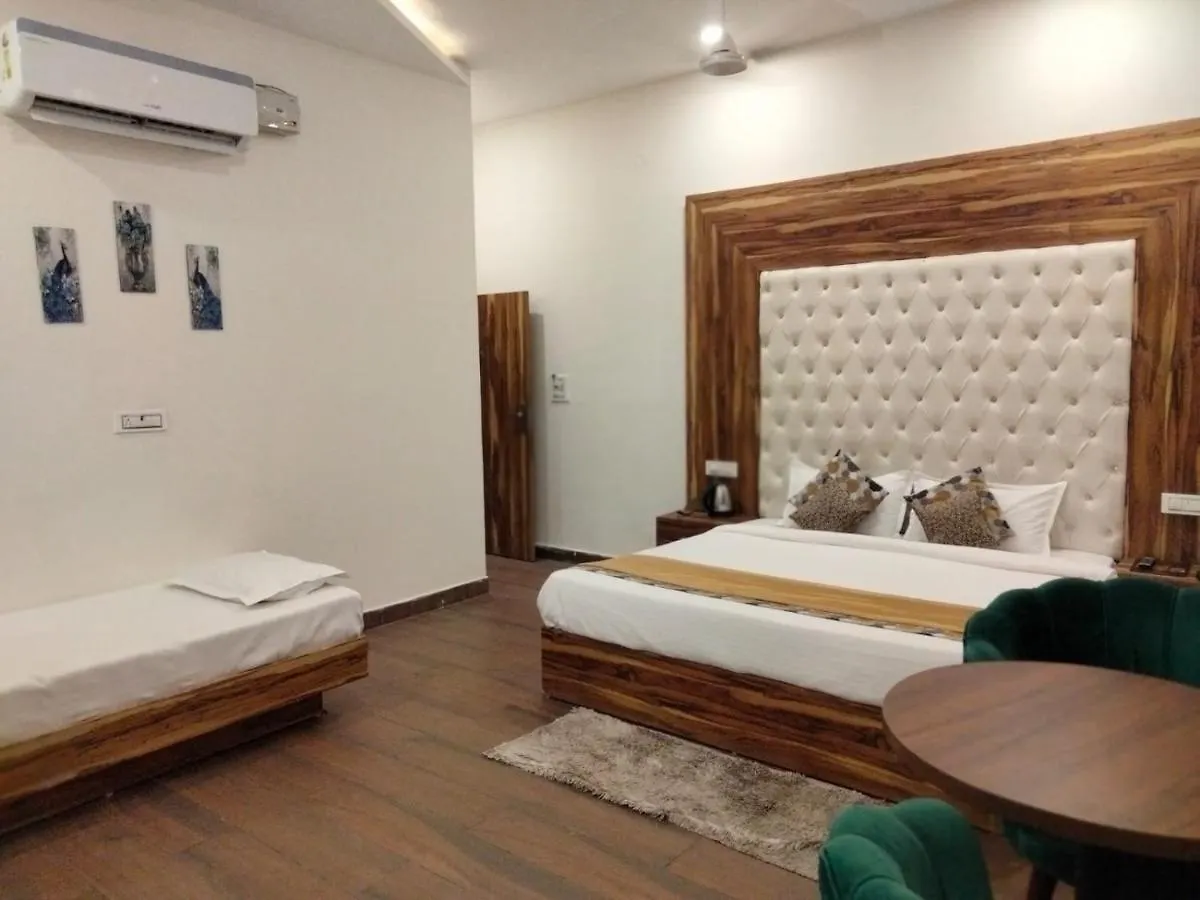 Hotel D Plaza Zirakpur India