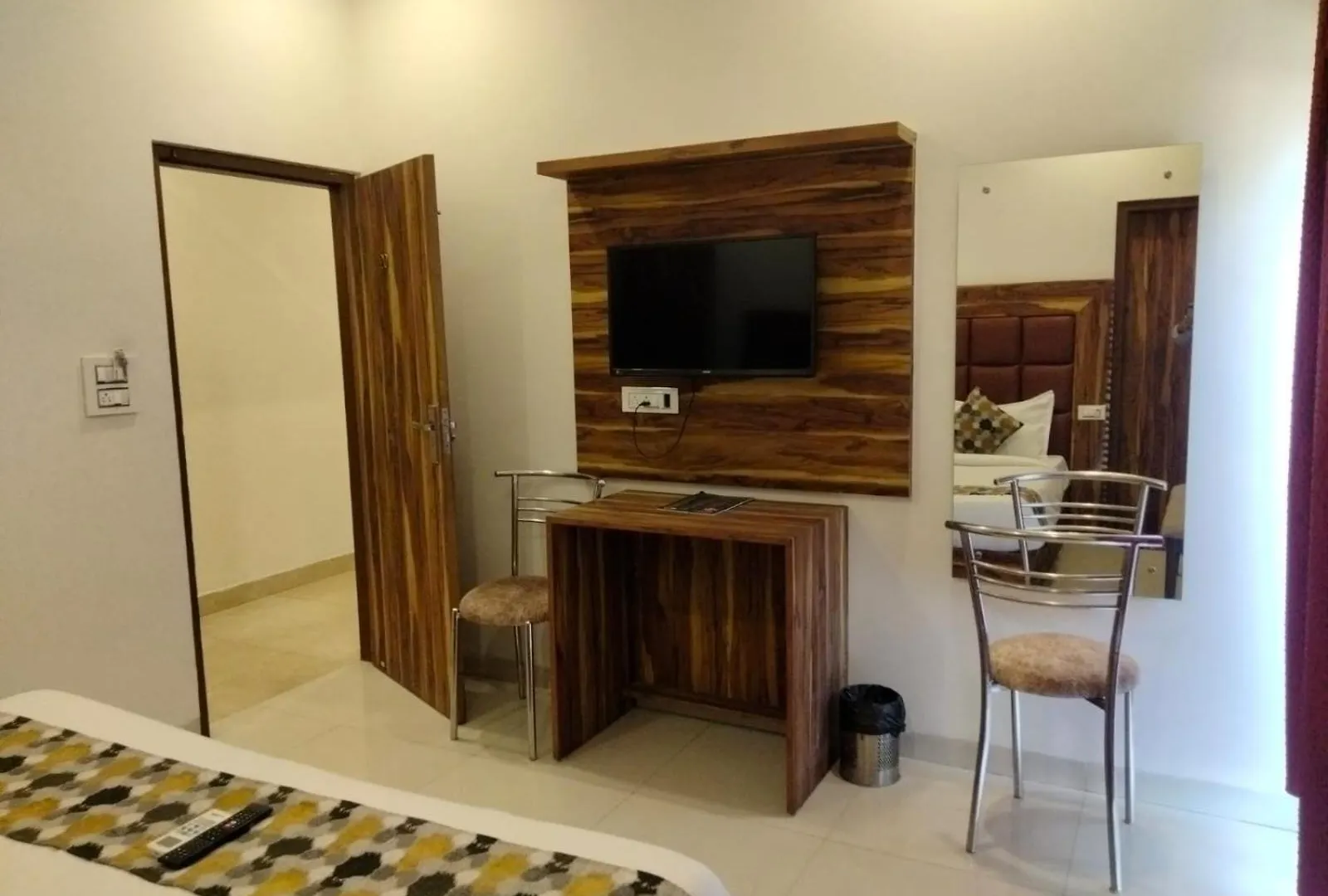 Hotel D Plaza Zirakpur 3*,