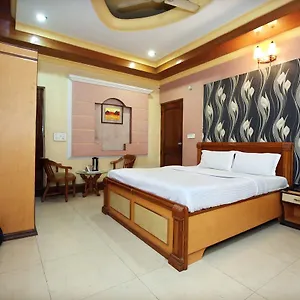 Capital O 10990 Gobind Regency Hotel