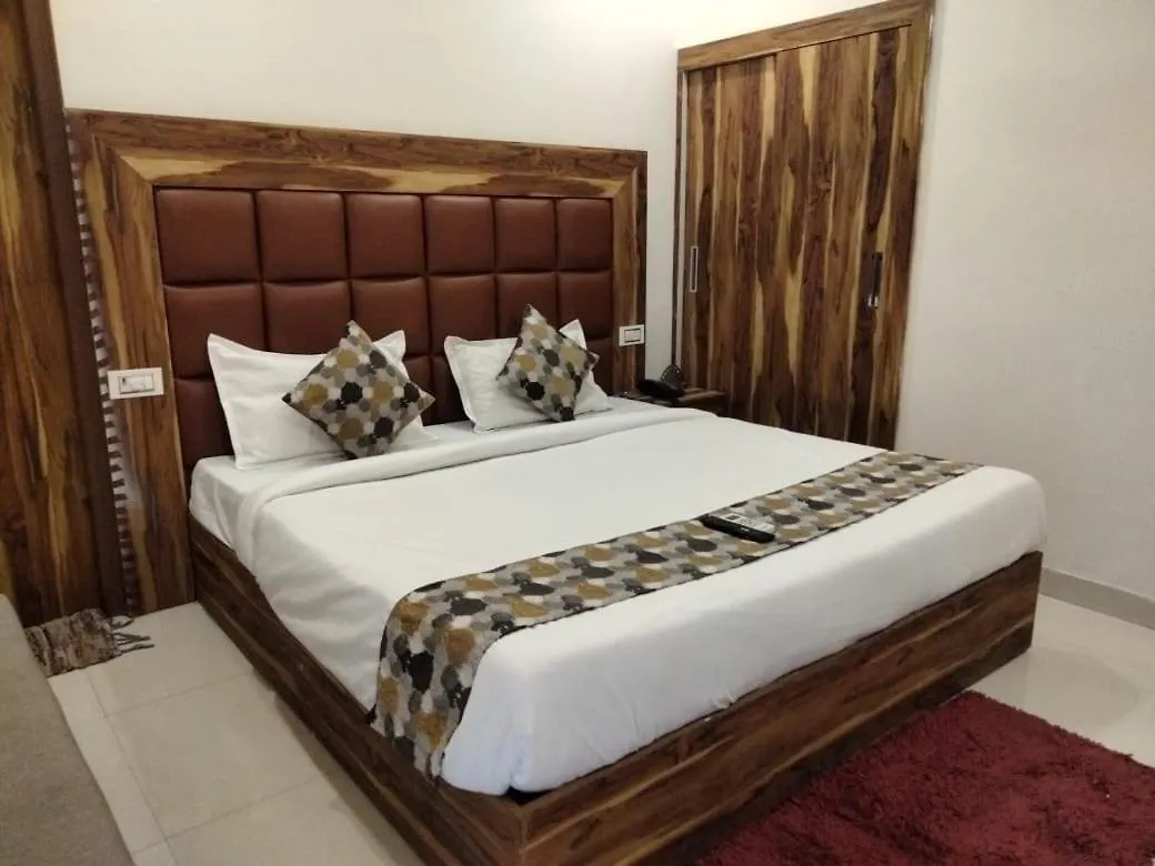 Hotel D Plaza Zirakpur