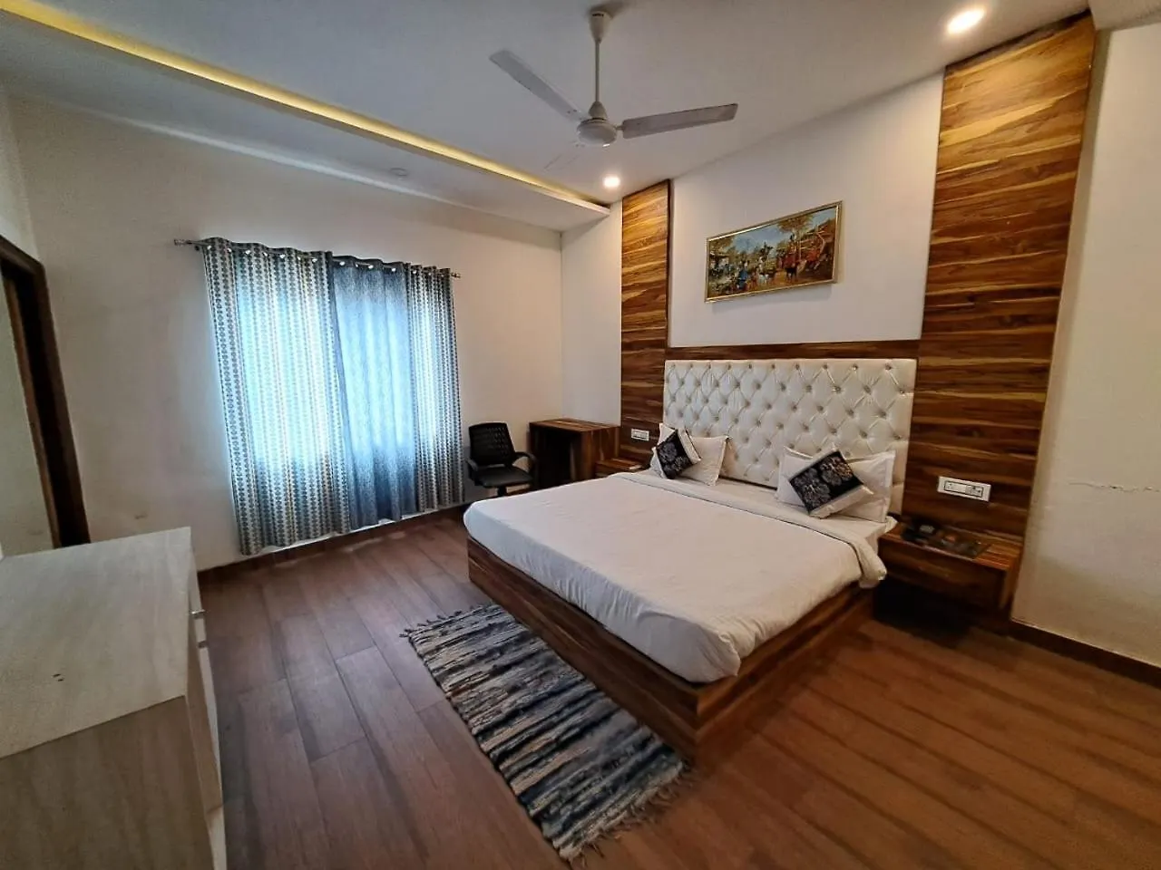 Hotel D Plaza Zirakpur